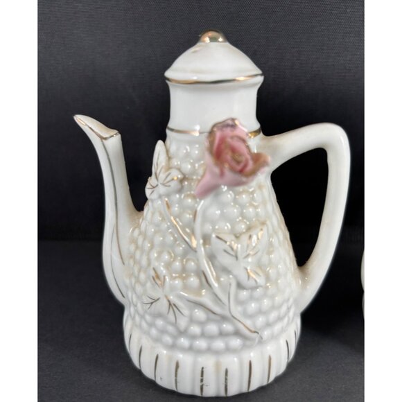 Vintage Teapot Salt and Pepper Shakers White Gold W/ Pink Flower Japan - Picture 3 of 7